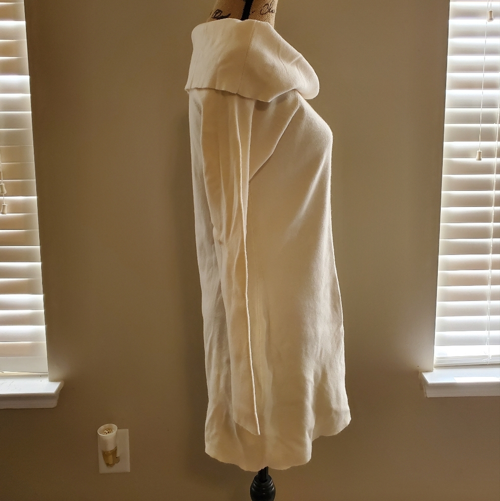 Open Edit Sweater - Picture 2 of 3